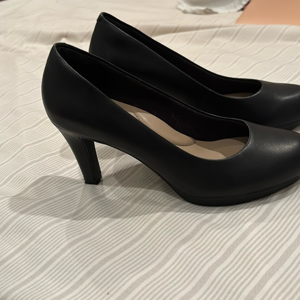 Clark’s black heels